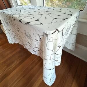 Vintage White Floral Cutwork Tablecloth Rectangle 63 x 48
